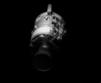 Apollo 13 Servicemodul mit weggesprengter Instrumentenbucht