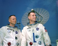 Armstrong (links) und Scott (rechts)