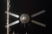 das abfliegende ATV 2 „Johannes Kepler“ Raumschiff