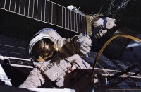Jerry Linenger bei der ersten EVA eines US Astronauten im Orlan-M Raumanzug