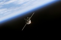 Progress M1-10 im Anflug auf die ISS