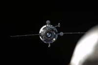 Progress MS-01 im Anflug auf die ISS