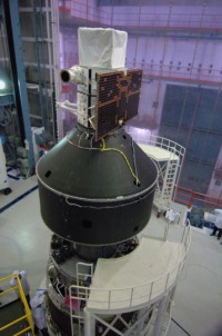 der Dual Launch Adapter mit aufgesetztem AGILE Satellit