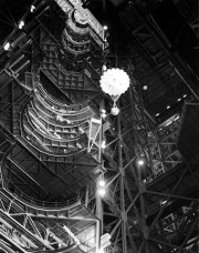 Fallschirmtest für die Pioneer-Venus Eintrittssonden im VAB des KSC