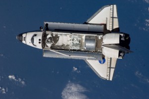 die „Endeavour“ im Anflug auf die ISS