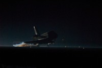 Nachtlandung der „Endeavour“ auf Runway 15