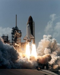 Start zum 100. bemannten US Raumflug (STS-71)