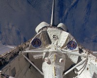 Blick in die Nutzlastbucht von STS-9 mit dem Spacelab